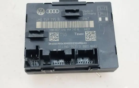 Volkswagen Touareg II Door control unit/module 4H0959795B