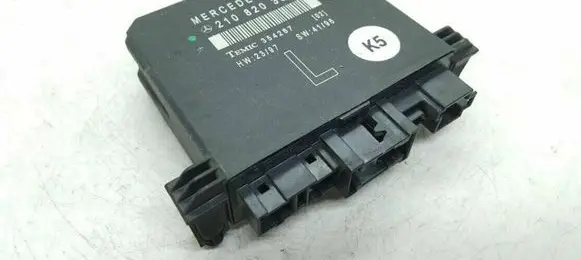 Mercedes-Benz C W202 Door control unit/module 2108203526