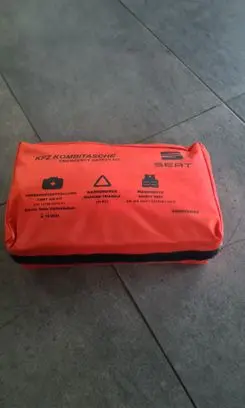 Seat Alhambra (Mk2) First aid kit 000093990AT UNR27