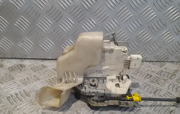 Audi A4 S4 B8 8K Front door lock 8J2837016A