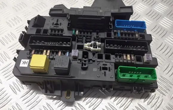 Opel Astra H Fuse box cover 13115937