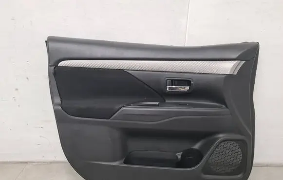 Mitsubishi Outlander Front door card panel trim 7221B565XB