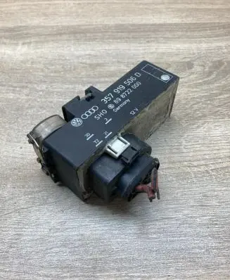 Volkswagen PASSAT B4 Coolant fan relay 357919506D 898722000