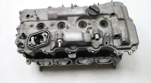 Lexus IS III XE30 Engine head 