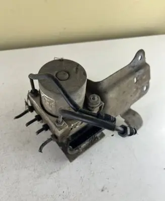 Hyundai Santa Fe ABS Pump 589102B300