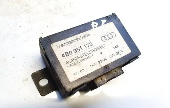 Audi A6 S6 C5 4B Alarm control unit/module 4b0951173 748.01.01-01