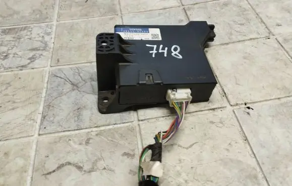 Toyota Auris 150 Air conditioning/heating control unit 8865002400 MB1776003673