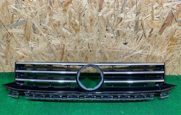 Volkswagen Caddy Front bumper upper radiator grill 2K5853653A
