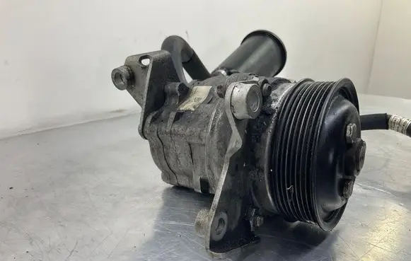 BMW 5 E60 E61 Power steering pump 677683702