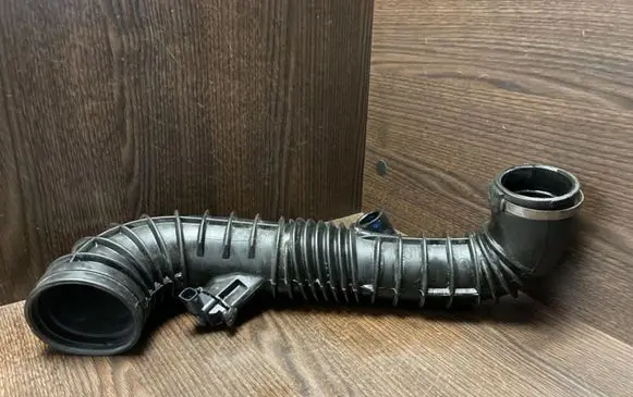 Mercedes-Benz Vito Viano W639 Intercooler hose/pipe 6395282582