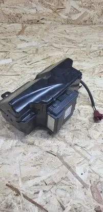 Mercedes-Benz E W211 Tailgate hydraulic pump motor A2118000435 A2118209426 A2118000048