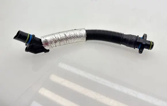 Volkswagen Golf VIII Breather hose/pipe 05E103474