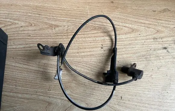 Toyota Corolla E120 E130 ABS brake wheel speed sensor 8954302040