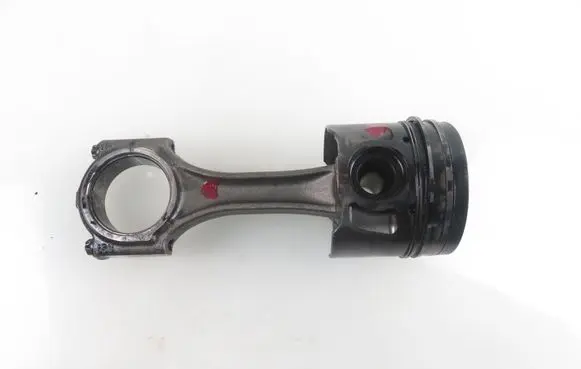 Mitsubishi Outlander Piston with connecting rod 