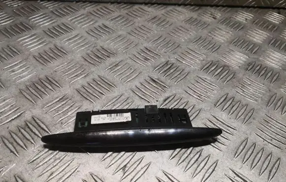 Mercedes-Benz CLA C117 X117 W117 Parking PDC sensor display screen A1725420023 1725420023