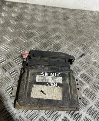 Renault Scenic I Engine control unit/module 8200046477