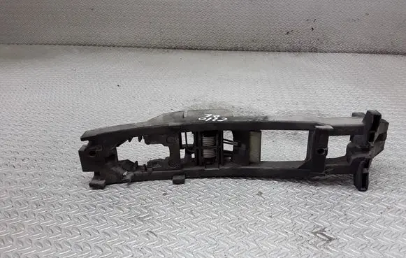 Rear door exterior handle/bracket