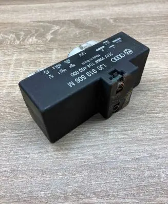Volkswagen Polo Glow plug pre-heat relay 1J0919506M 104400000
