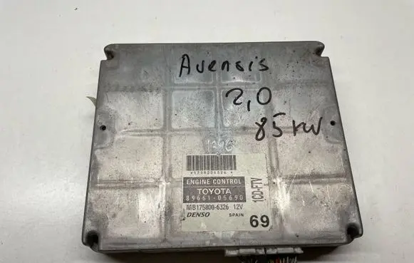 Toyota Avensis T250 Engine control unit/module 8966105690