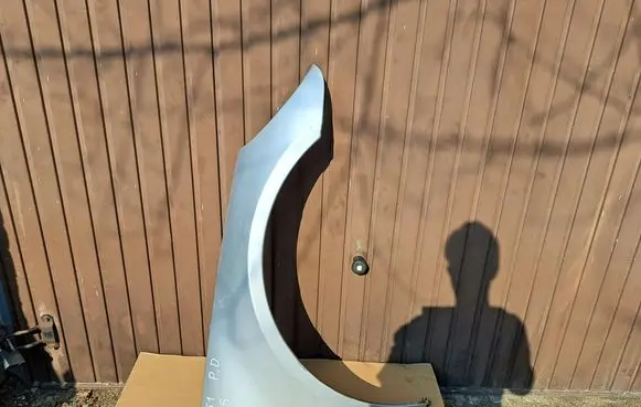 Mercedes-Benz R W251 Fender FRONTRIGHTFENDER