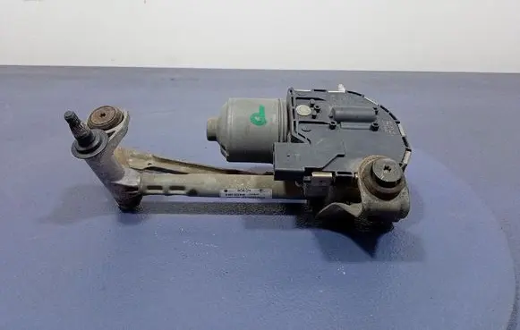 Seat Altea XL Front wiper linkage and motor 5P0955024D