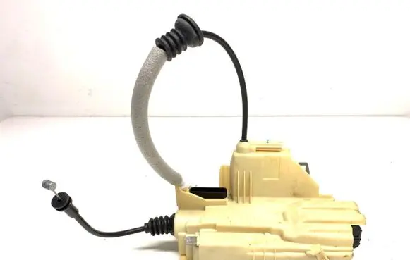 Volvo XC60 Rear door lock V048227