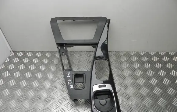 BMW 5 F10 F11 Radio/GPS head unit trim 9171556 T2473