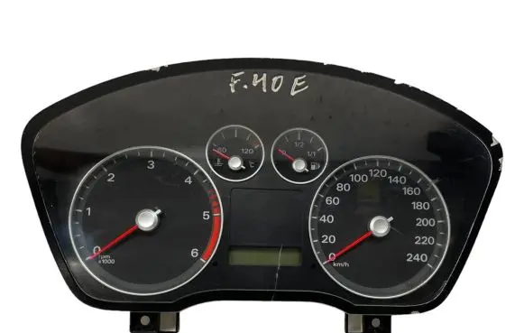 Ford Focus Speedometer (instrument cluster) 3M5F10841B AU620A