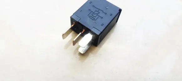 Mercedes-Benz C AMG W204 Other relay A0035423019 4RA93376601