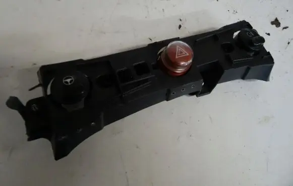 Fiat 500 Tailgate/trunk/boot open switch 