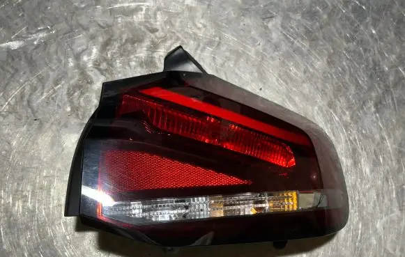 Citroen C4 III e-C4 Rear/tail lights 9831100080