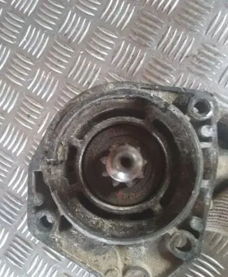 Volkswagen Golf III Starter motor 0001107025 036911023S