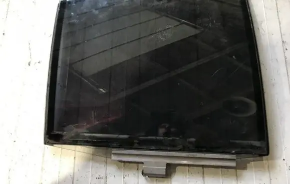 Rear door window glass