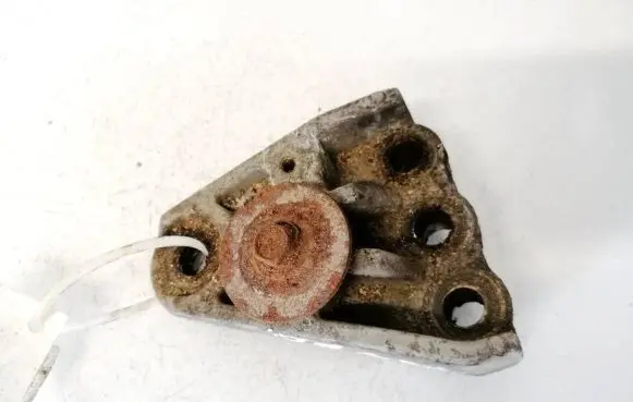 Hyundai Sonata Engine mount bracket