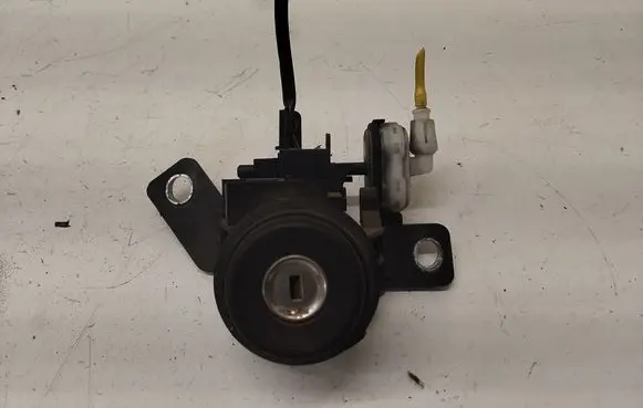 Mercedes-Benz A W168 Tailgate exterior lock A168740091