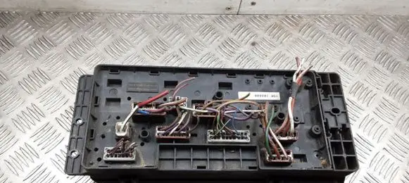 Land Rover Discovery Fuse box set 103800