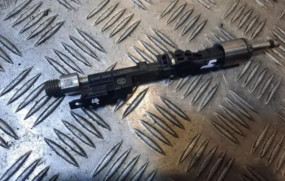 BMW 5 GT F07 Fuel injector 7568607 13647568607