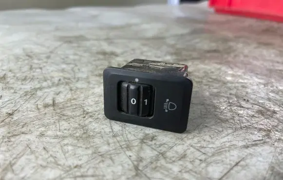 Mitsubishi Pajero Sport I Headlight level height control switch