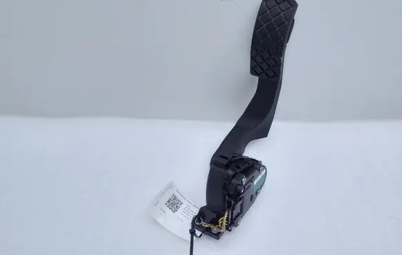 Audi A8 S8 D3 4E Accelerator throttle pedal 4E1723523H