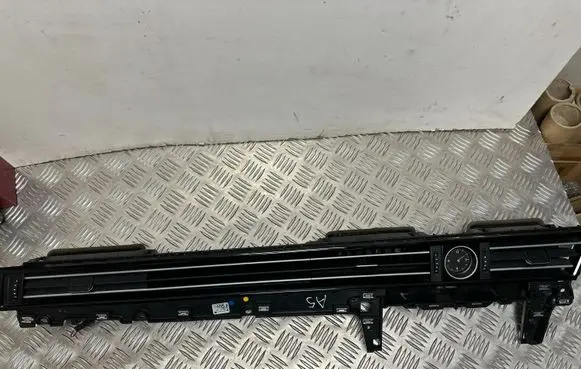 Volkswagen PASSAT B8 Dash center air vent grill 3G2858415