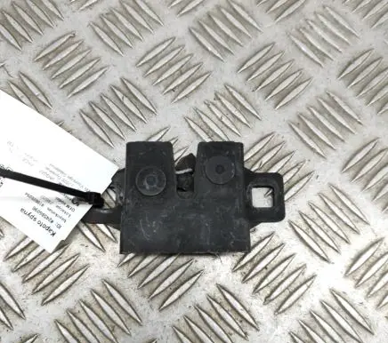Engine bonnet/hood lock/catch