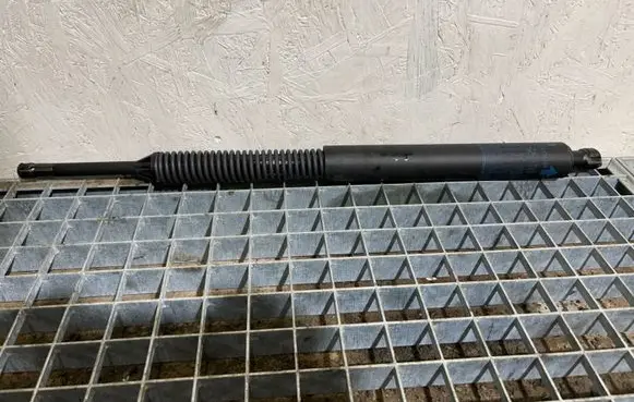 BMW 5 F10 F11 Tailgate/trunk strut/damper 7207011