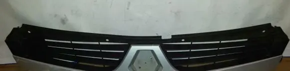 Renault Master II Front bumper upper radiator grill