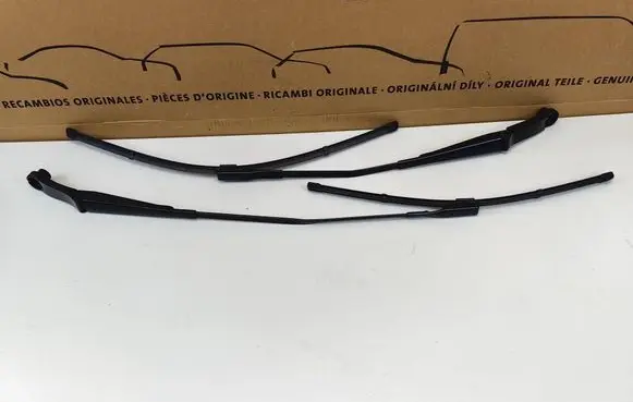 Audi Q8 Headlight wiper blade set 4M8955407A 4M8955408A