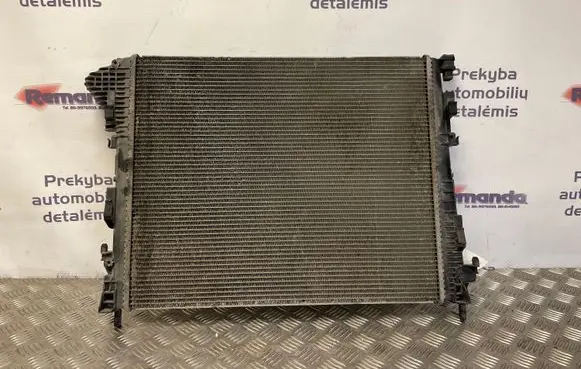 Opel Vivaro Coolant radiator 8200598S
