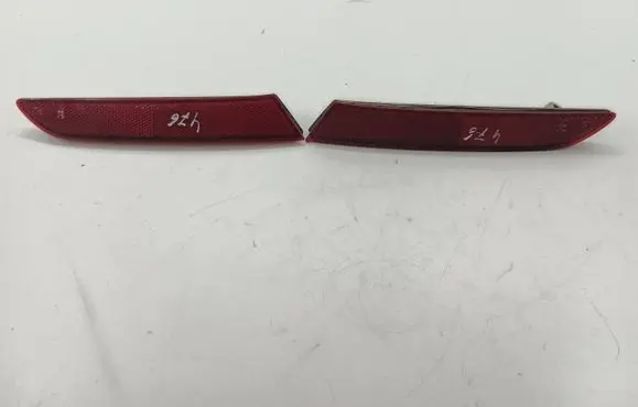 Mazda CX-7 Rear tail light reflector 25041608