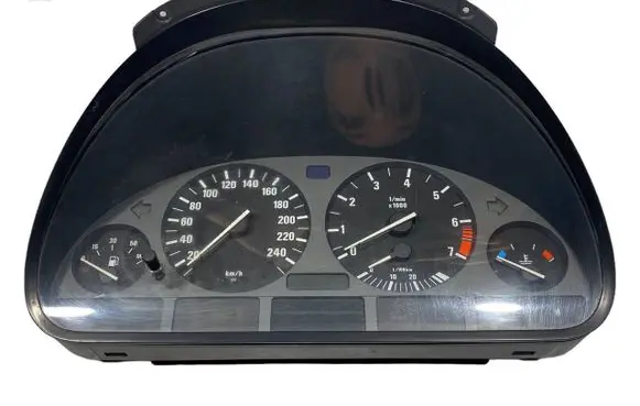 BMW 5 E39 Speedometer (instrument cluster) 8372354 62118372354