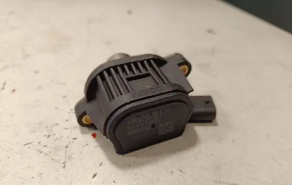 Audi SQ7 Camshaft vanos timing valve 059906048D