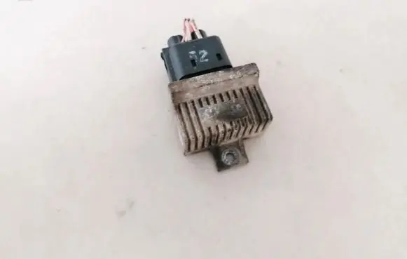 Renault Megane II Glow plug pre-heat relay 7700115078