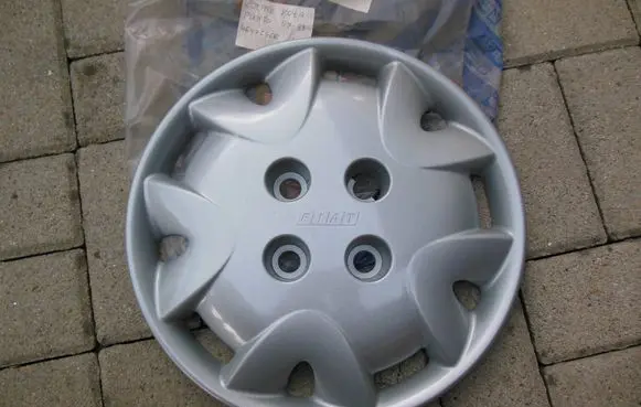 Fiat Punto (176) R13 wheel hub/cap/trim 46476566
